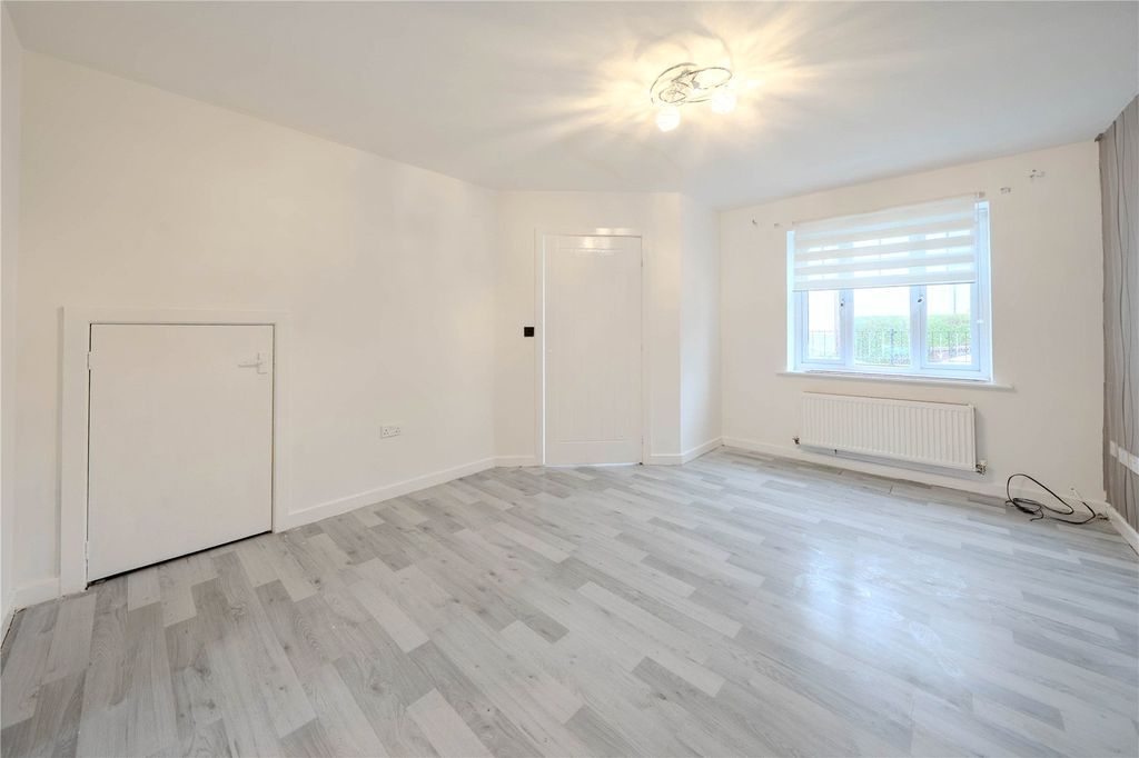 Property photo 2 of 14 Picture No. 19