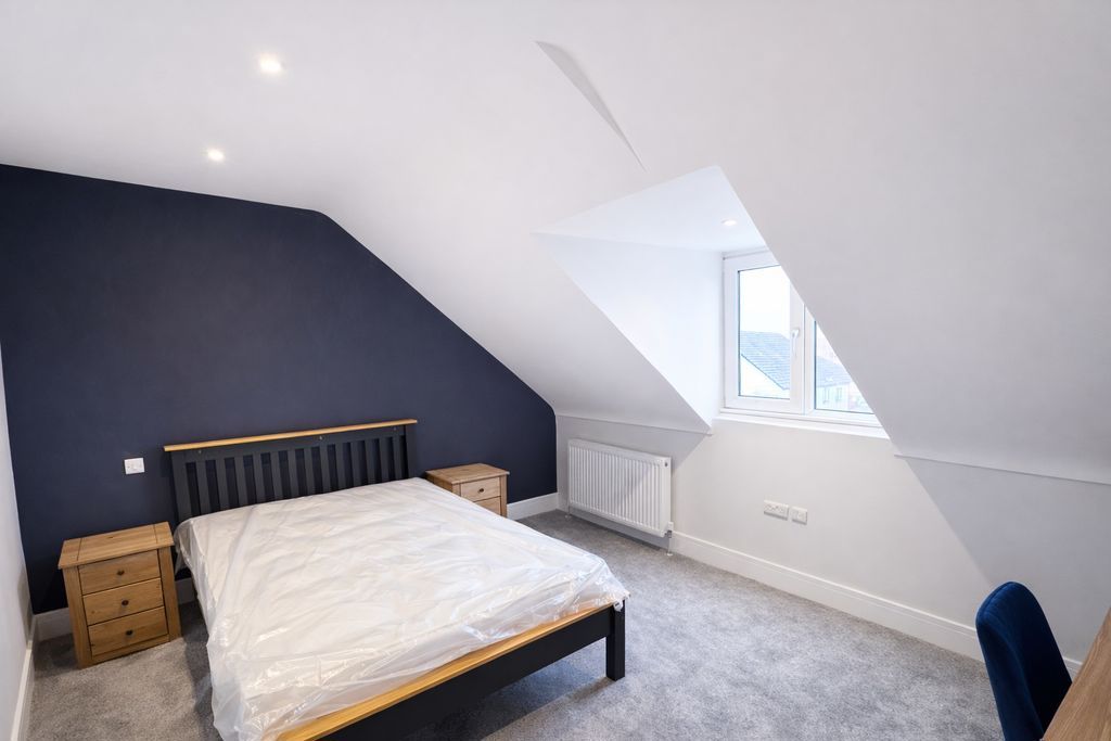 Property photo 1 of 6 Photo 4