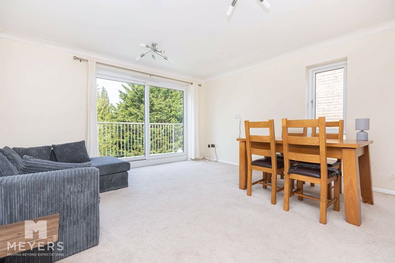 Property photo 1 of 13 Photo 7