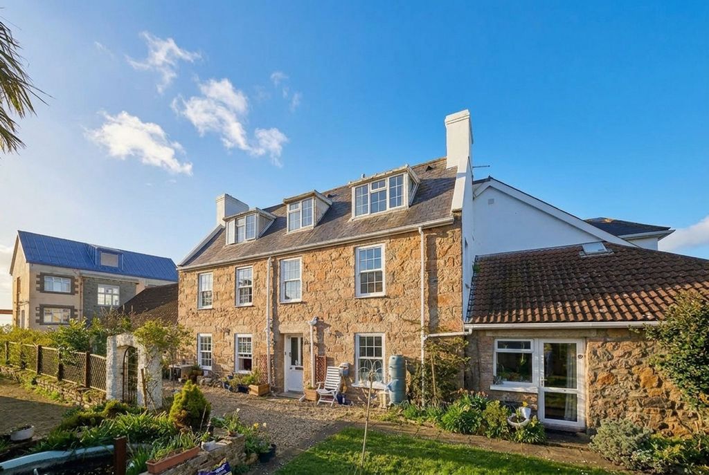 Property photo 1 of 22