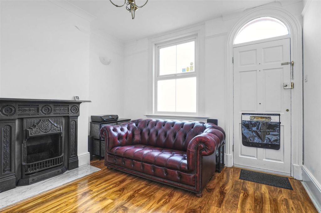 Property photo 2 of 14 Lounge 1.Jpg