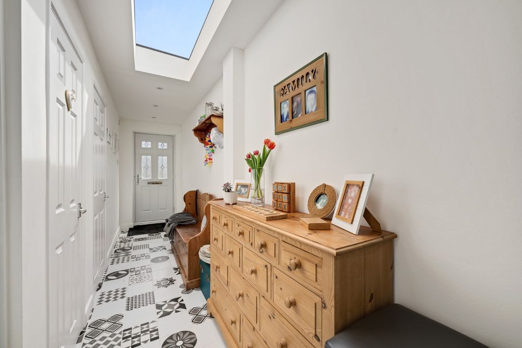 Property photo 2 of 21 5087303