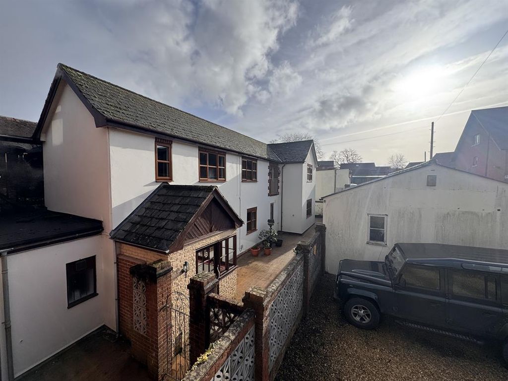 Property photo 1 of 18 Photo 17