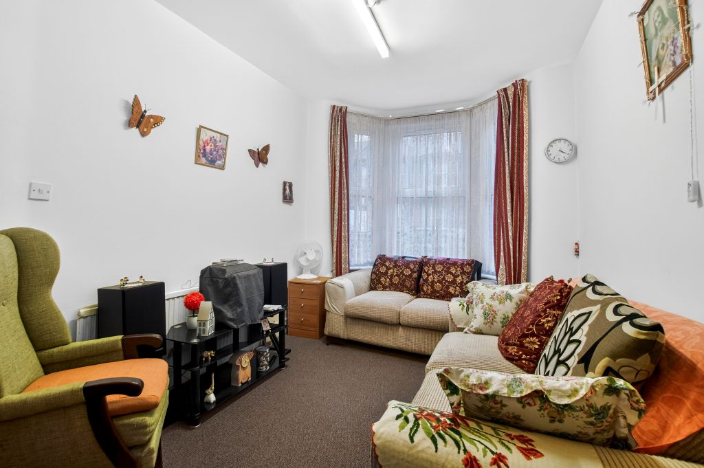 Property photo 2 of 18