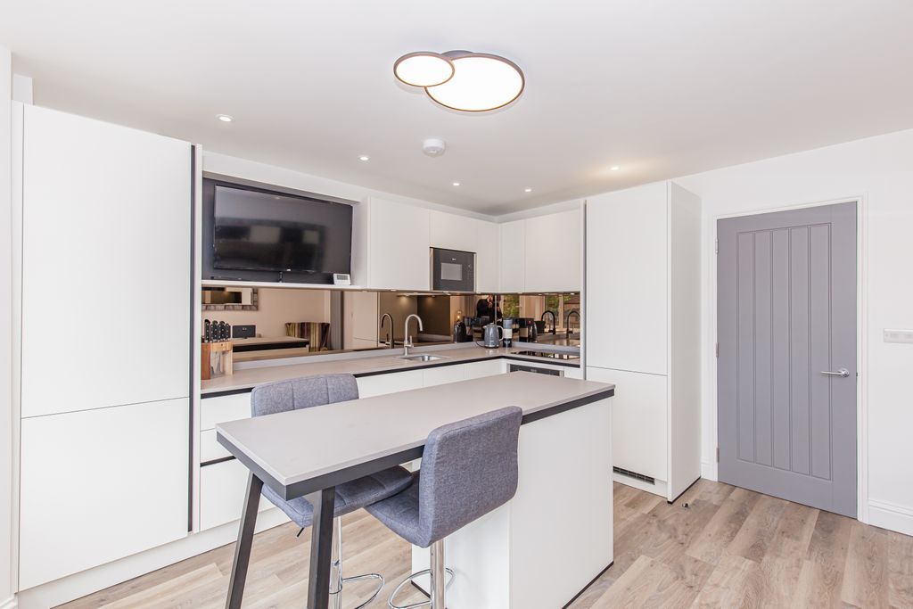 Property photo 1 of 26 Kitchen/Dining Area