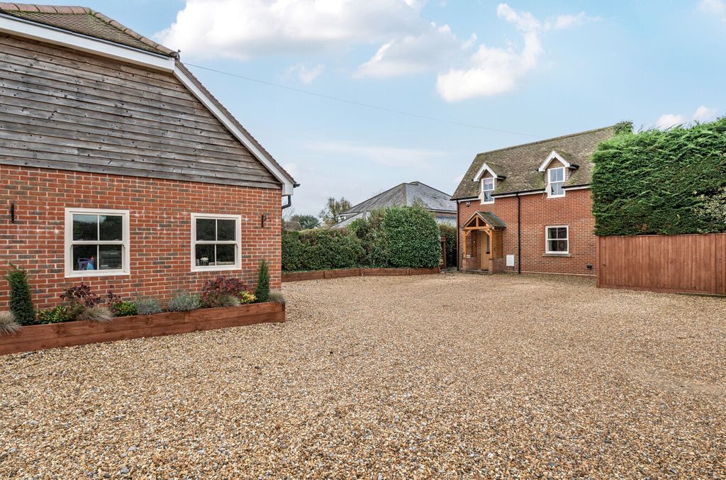 Property photo 1 of 15 1383929-7-6924709...