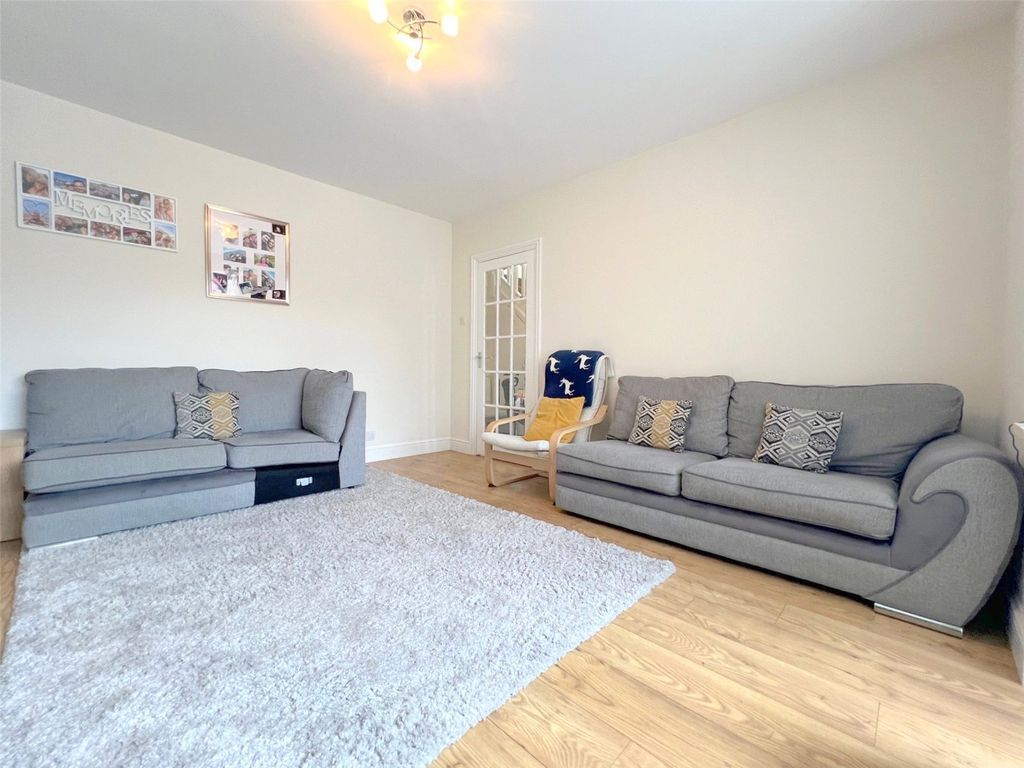 Property photo 3 of 27 Picture No. 29