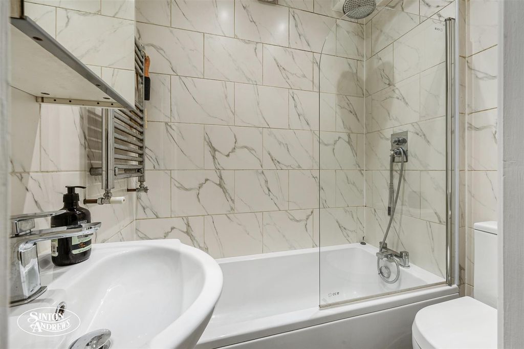 Property photo 3 of 11 Gff - 62 Coldershaw Road-12.Jpg