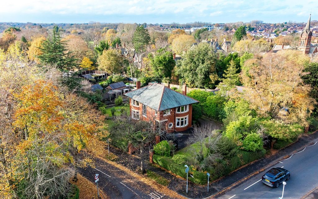 Property photo 2 of 42