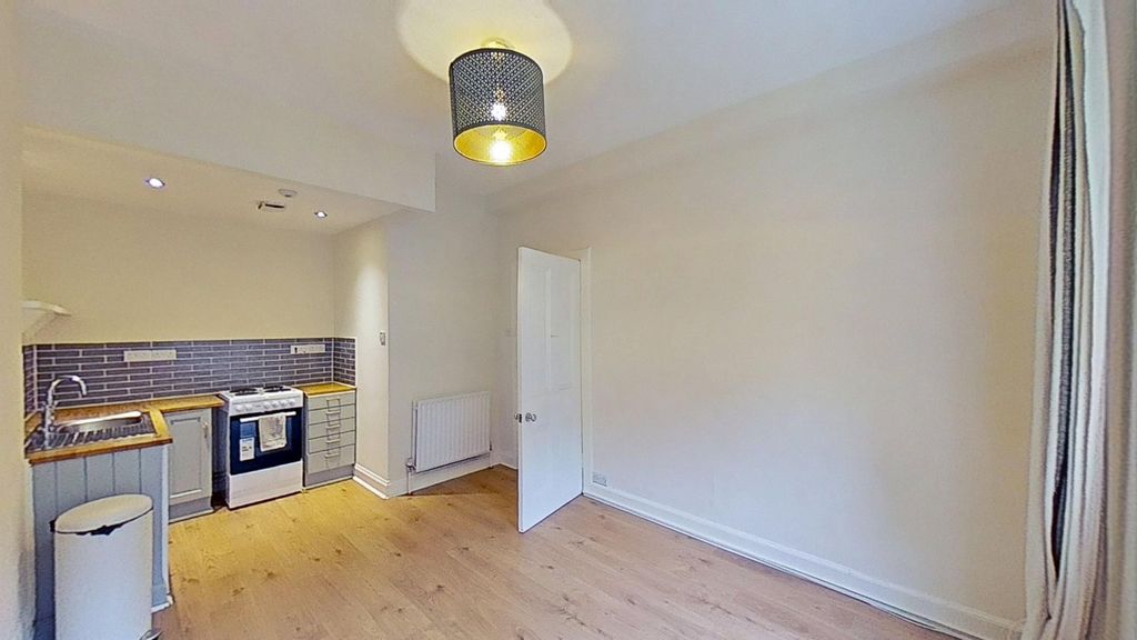 Property photo 1 of 16 Picture No. 02