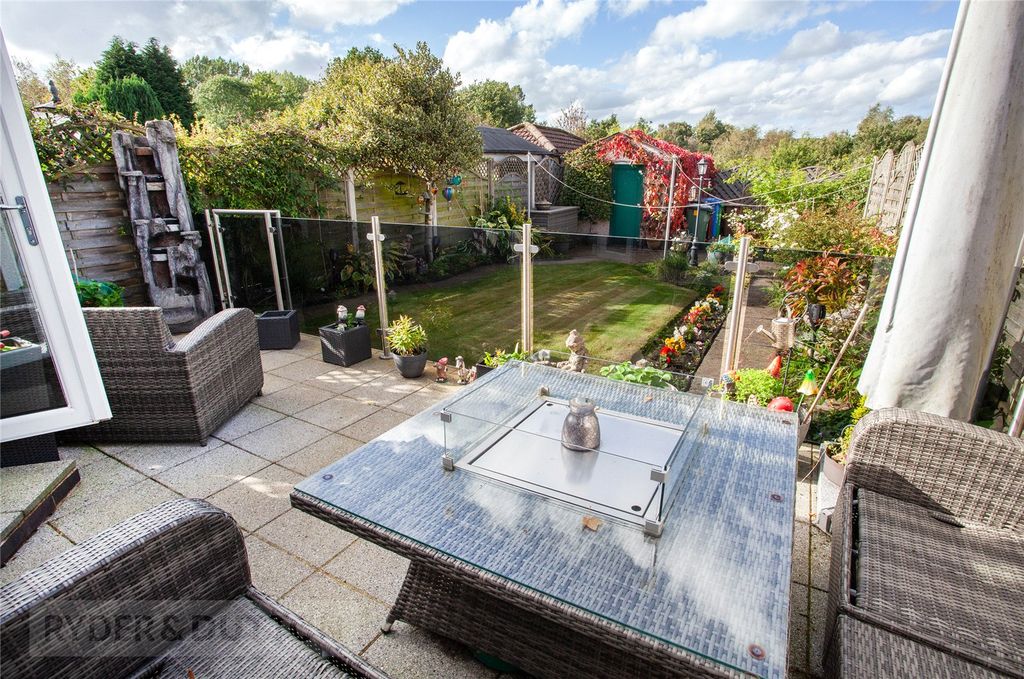 Property photo 3 of 31 Picture No. 28