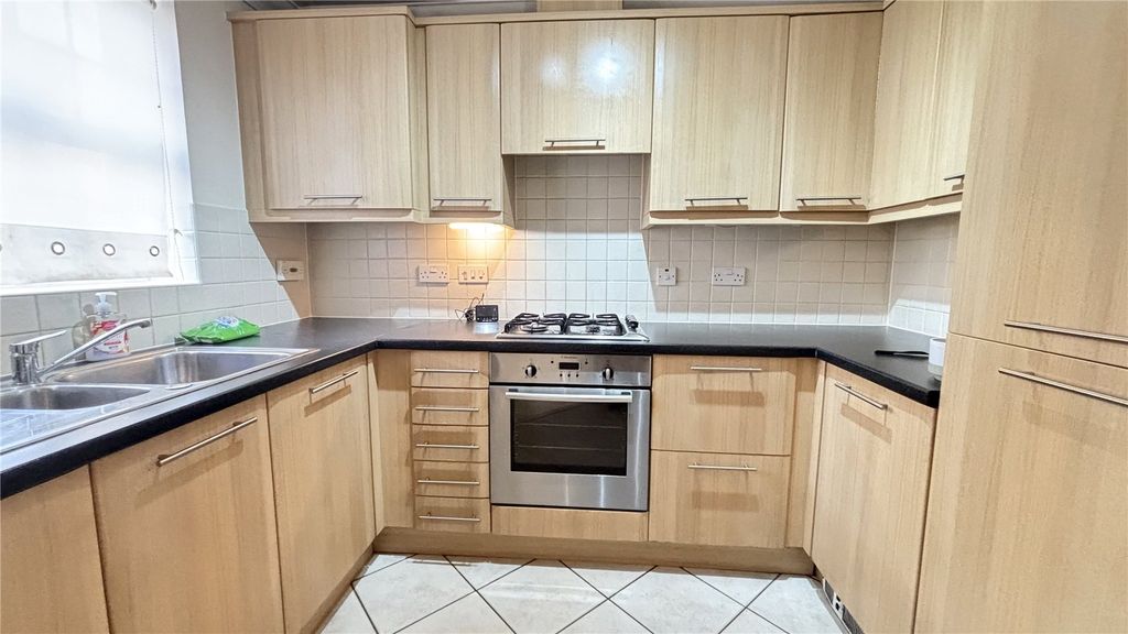 Property photo 2 of 10 Picture No. 12