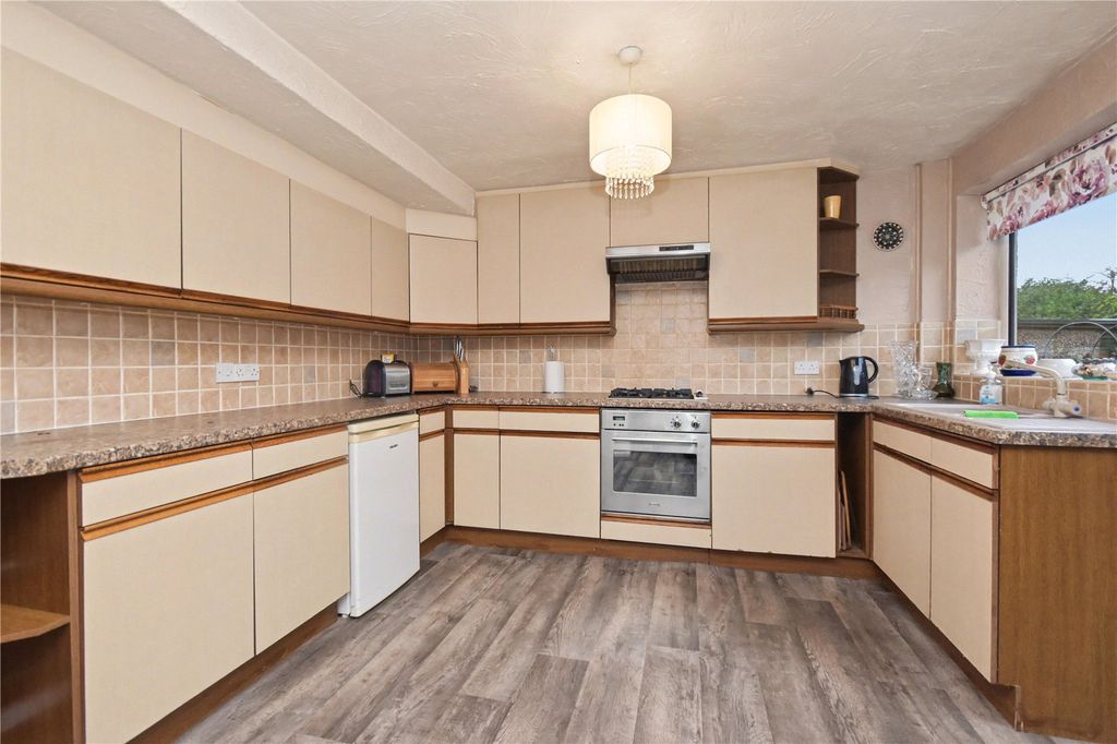 Property photo 3 of 18 Picture No. 14