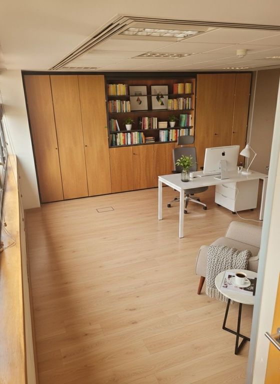 Property photo 2 of 4 Bright, Modern Communal Workspace With Large Windo...