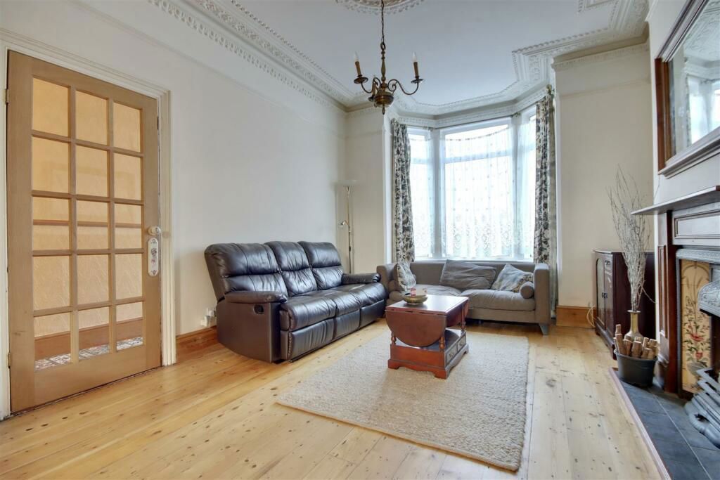 Property photo 2 of 22