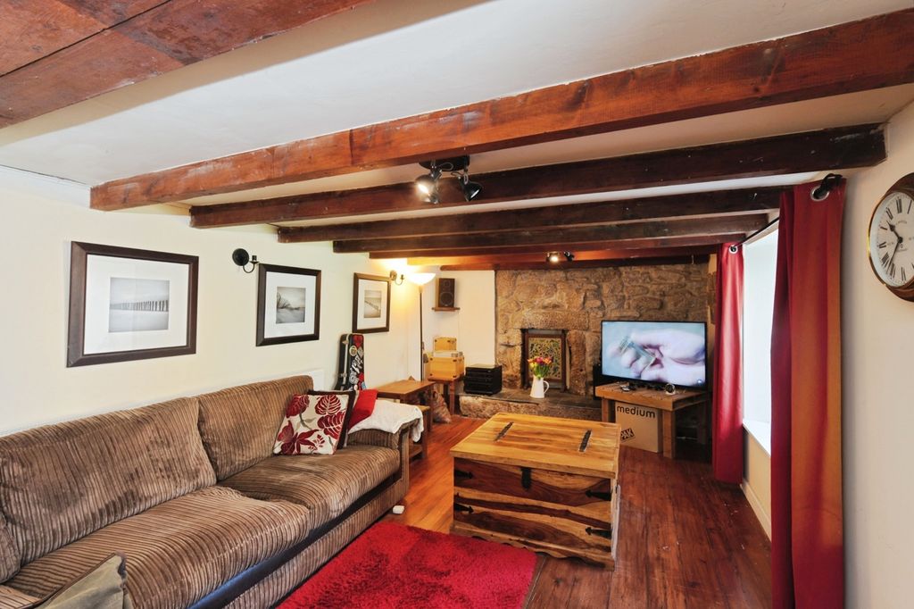 Property photo 2 of 11 Pbox-Img.Jpg