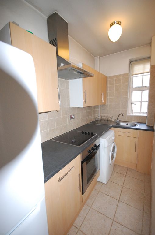 Property photo 2 of 5 Fitted Kitchen