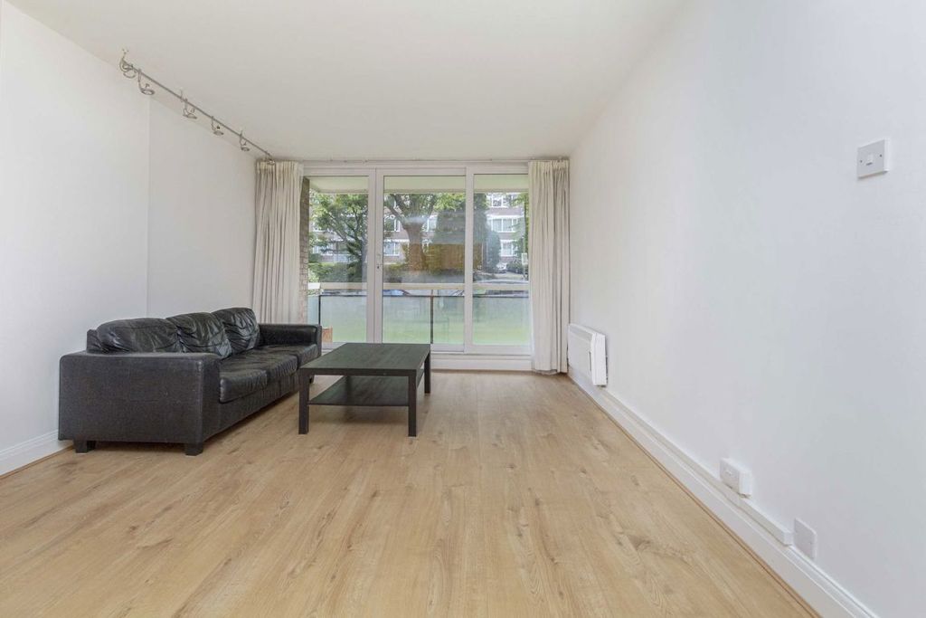 Property photo 2 of 8