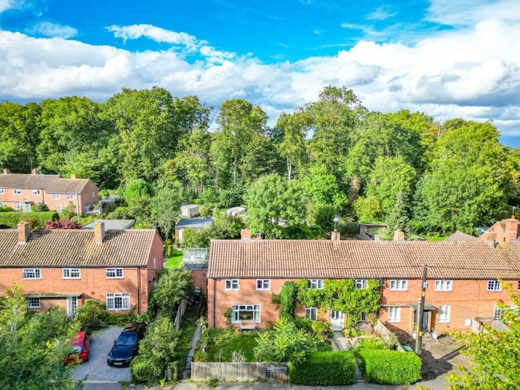 Property photo 1 of 7 .