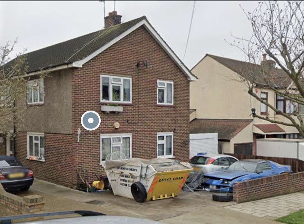 Property photo 1 of 74 3 Bedroom Flat