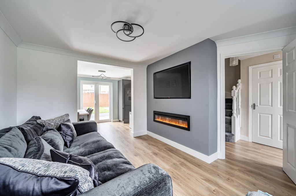 Property photo 2 of 24 1407492-17-6984A4...