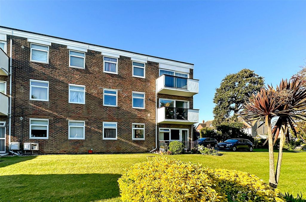 Property photo 1 of 17 Picture No. 15