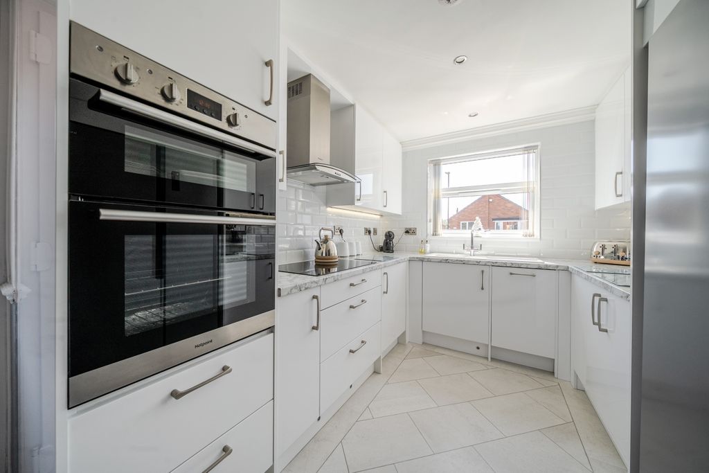 Property photo 1 of 22 1295543-4-682c666F559A7-Arw