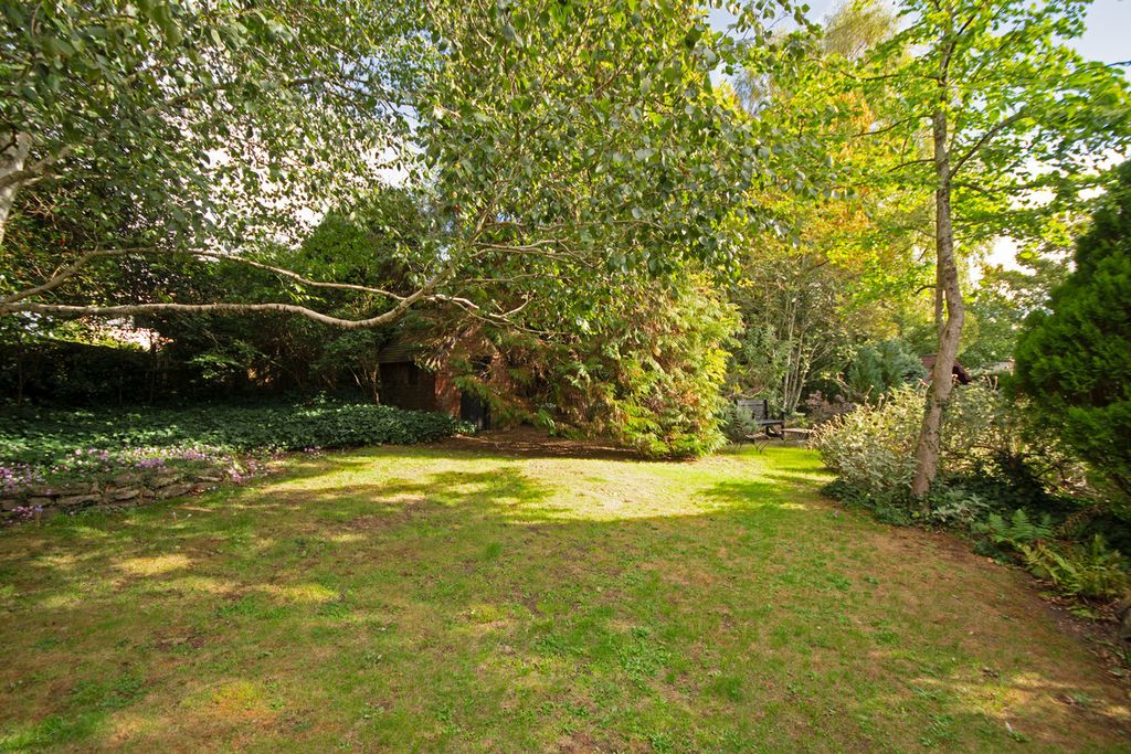 Property photo 2 of 32