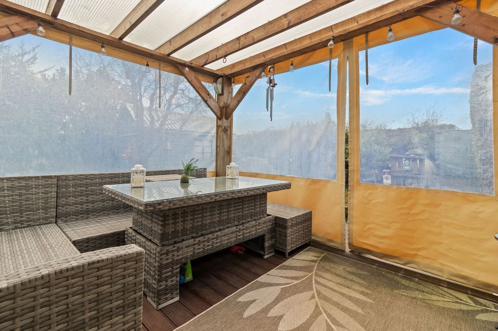 Property photo 3 of 24