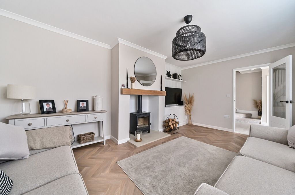 Property photo 2 of 28 1342087-16-68A33A...
