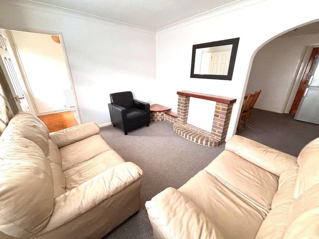 Property photo 3 of 13 Picture 3