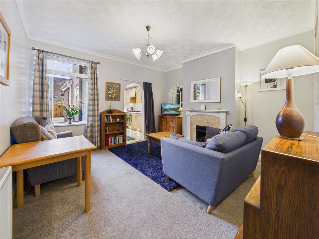 Property photo 3 of 14 Sitting Room