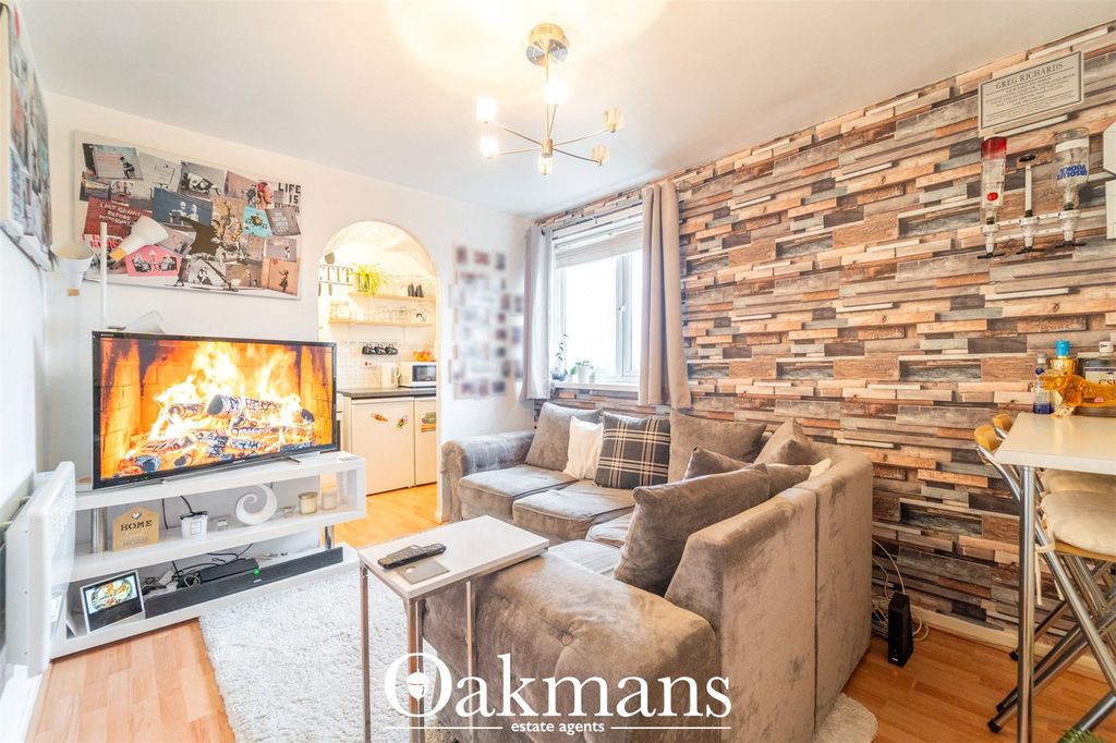 Property photo 2 of 22 Picture No. 17