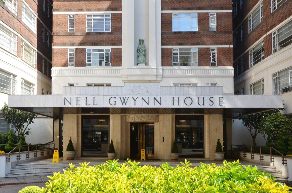 Property photo 2 of 8