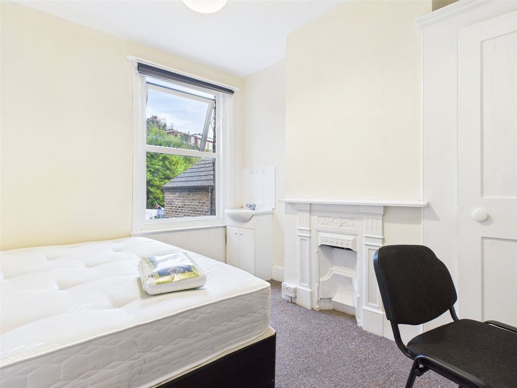 Property photo 2 of 14 Bedroom