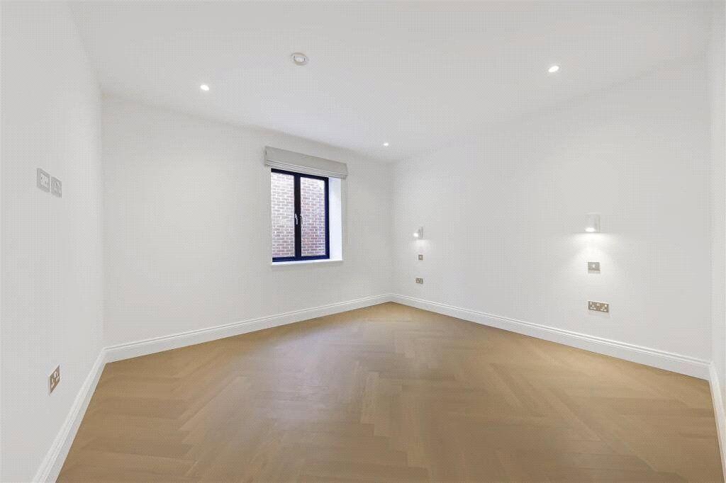 Property photo 3 of 8 Picture No. 06