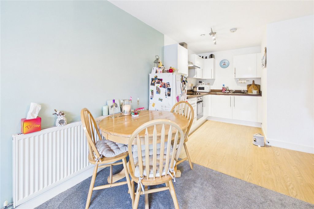 Property photo 3 of 17 Kitchen/Dining Room
