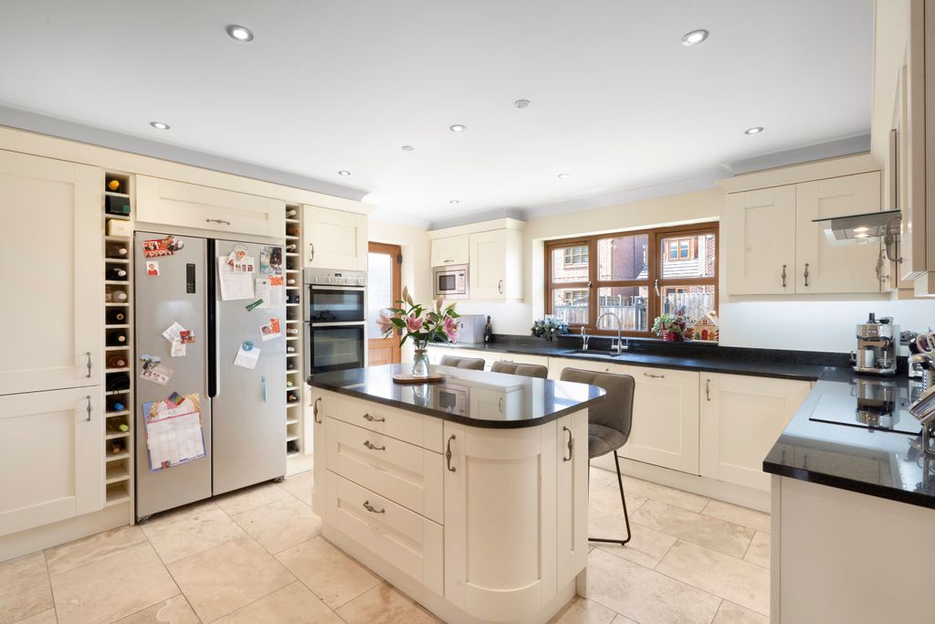 Property photo 2 of 16 Kitchen