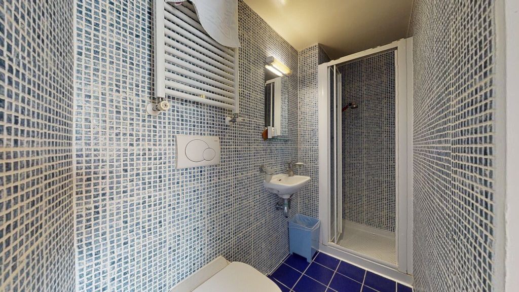 Property photo 3 of 5 Bathroom