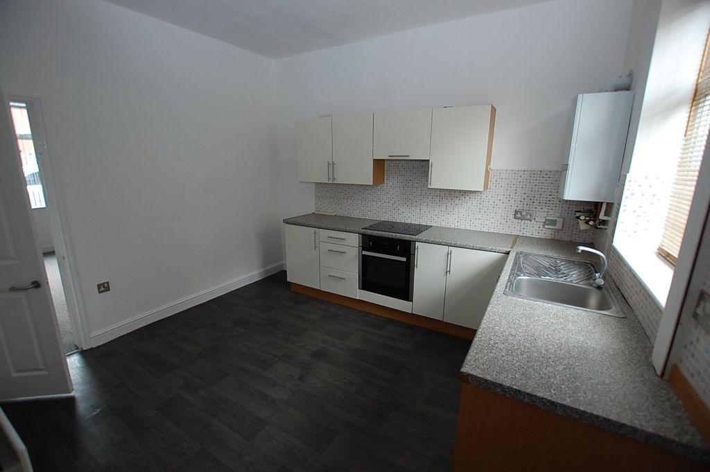 Property photo 3 of 11 Picture No. 12