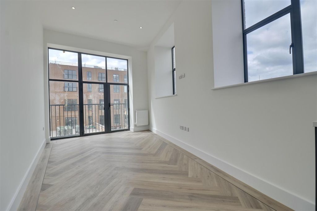 Property photo 2 of 10 2296B3Bf-9B81-4Ab3-A553-C30Fdc10Af77_1_201_A.Jpeg