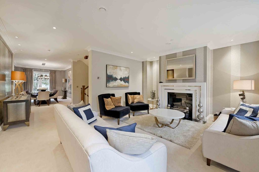 Property photo 3 of 18 Reception Room