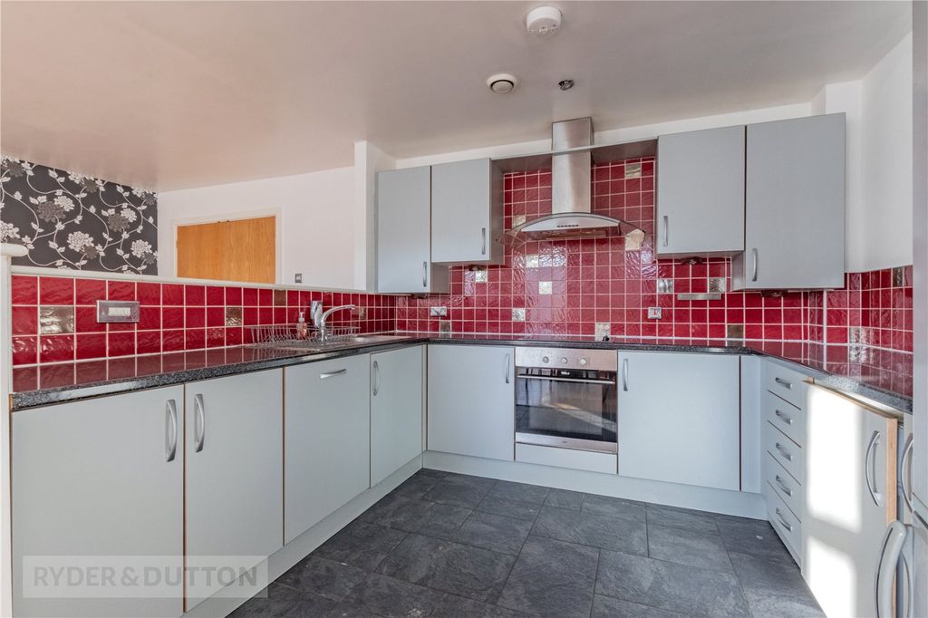 Property photo 2 of 19 Kitchen