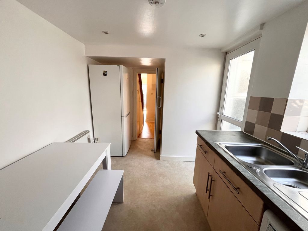 Property photo 3 of 11 Gallery