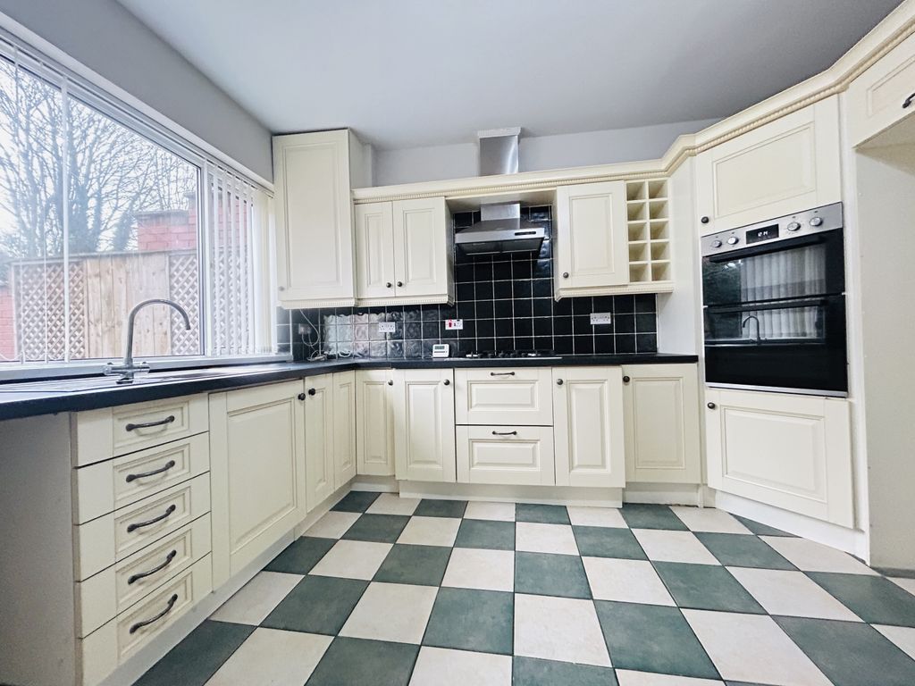 Property photo 3 of 9 Img_3333