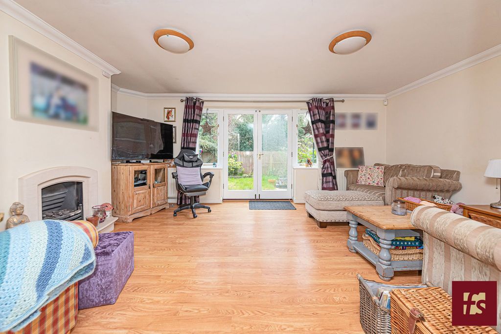 Property photo 2 of 20