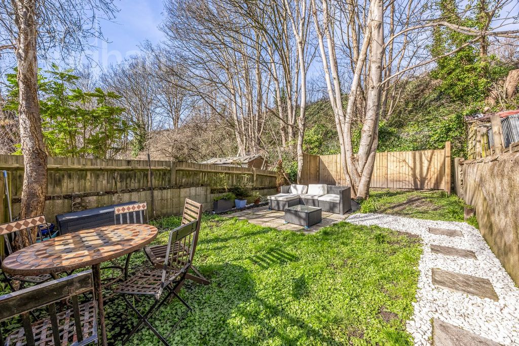 Property photo 1 of 21 Picture No. 03