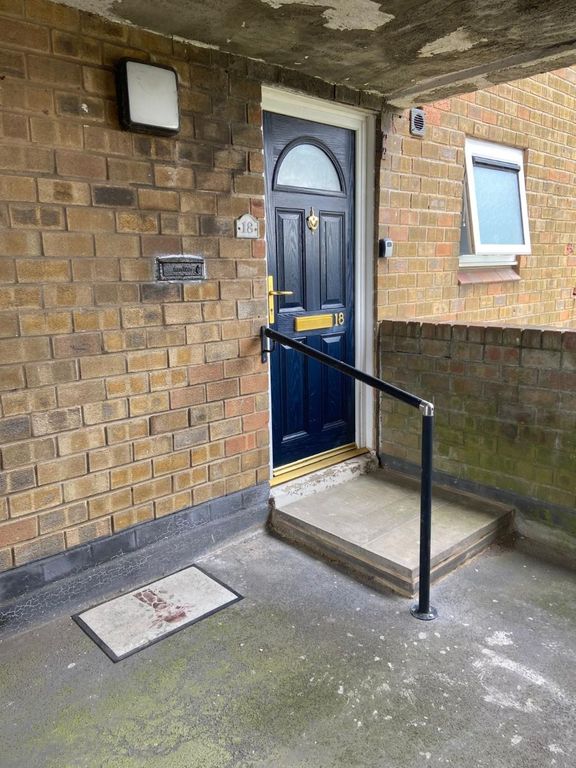 Property photo 2 of 8