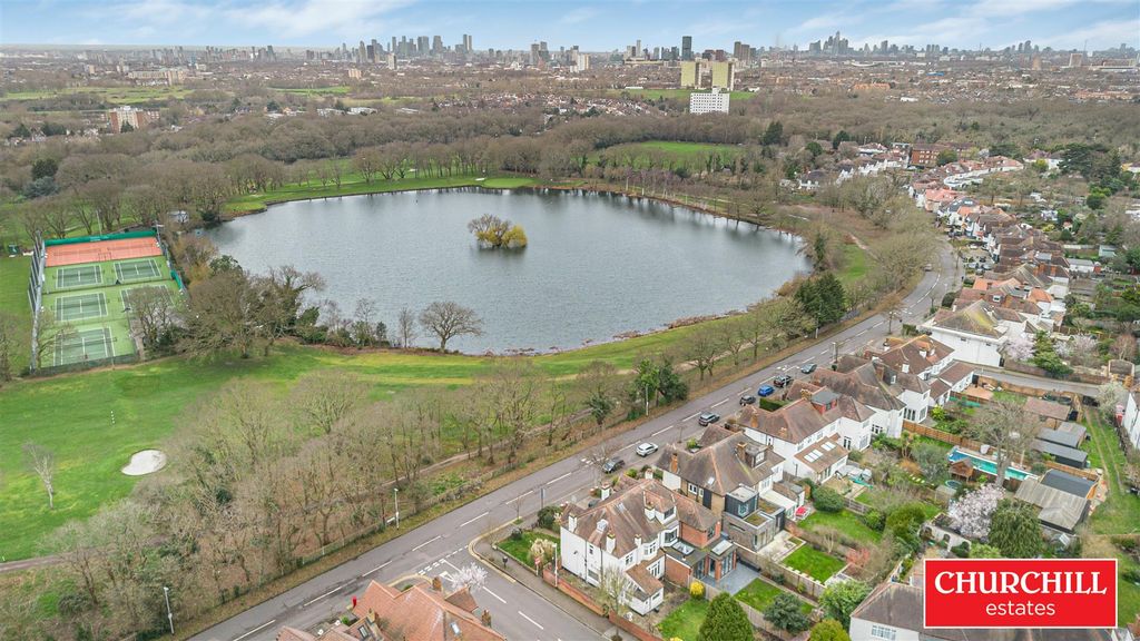 Property photo 2 of 35