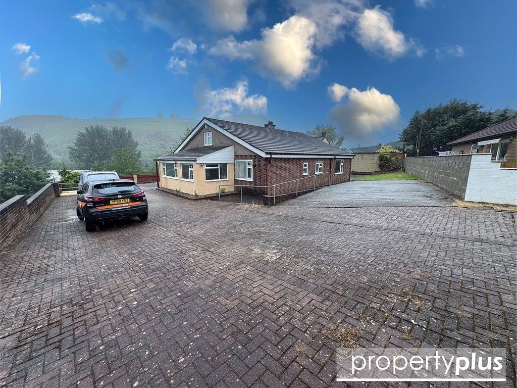 Property photo 1 of 22 Picture No. 04